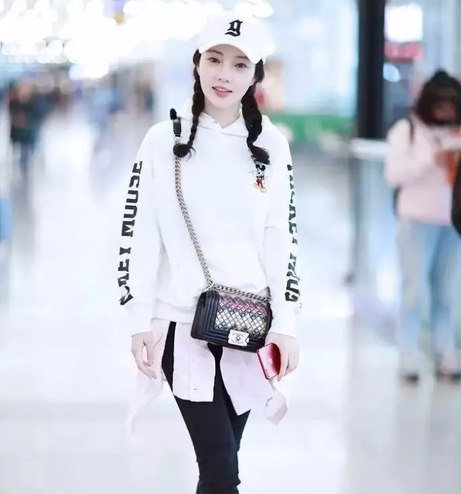 今年秋冬最chic！原來短發(fā)和帽子這么配啊！